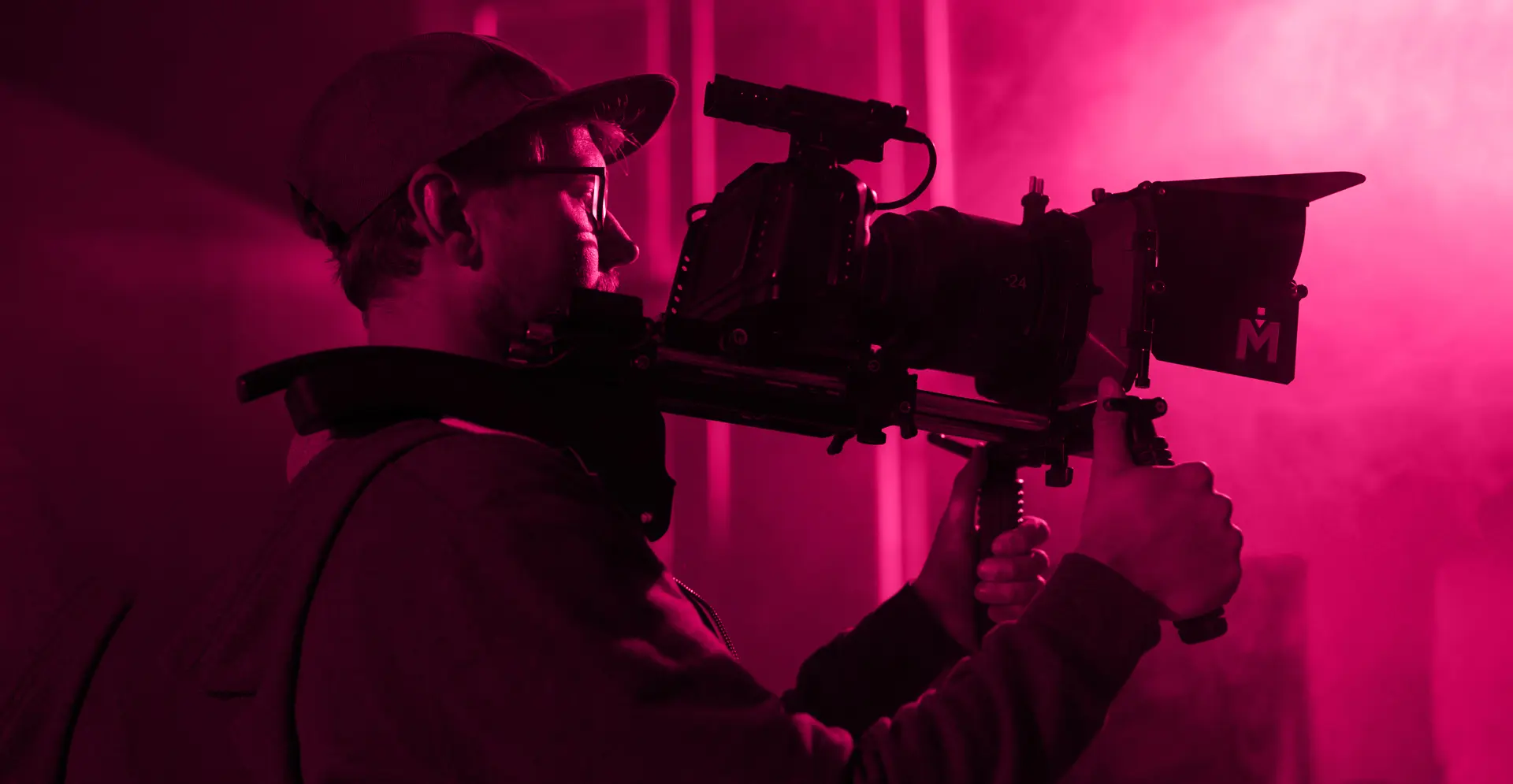 Camarógrafo de MIACOM haciendo streaming 